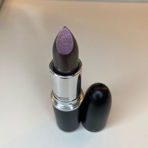 MAC Star Trek Lipstick “Kling-it-on”